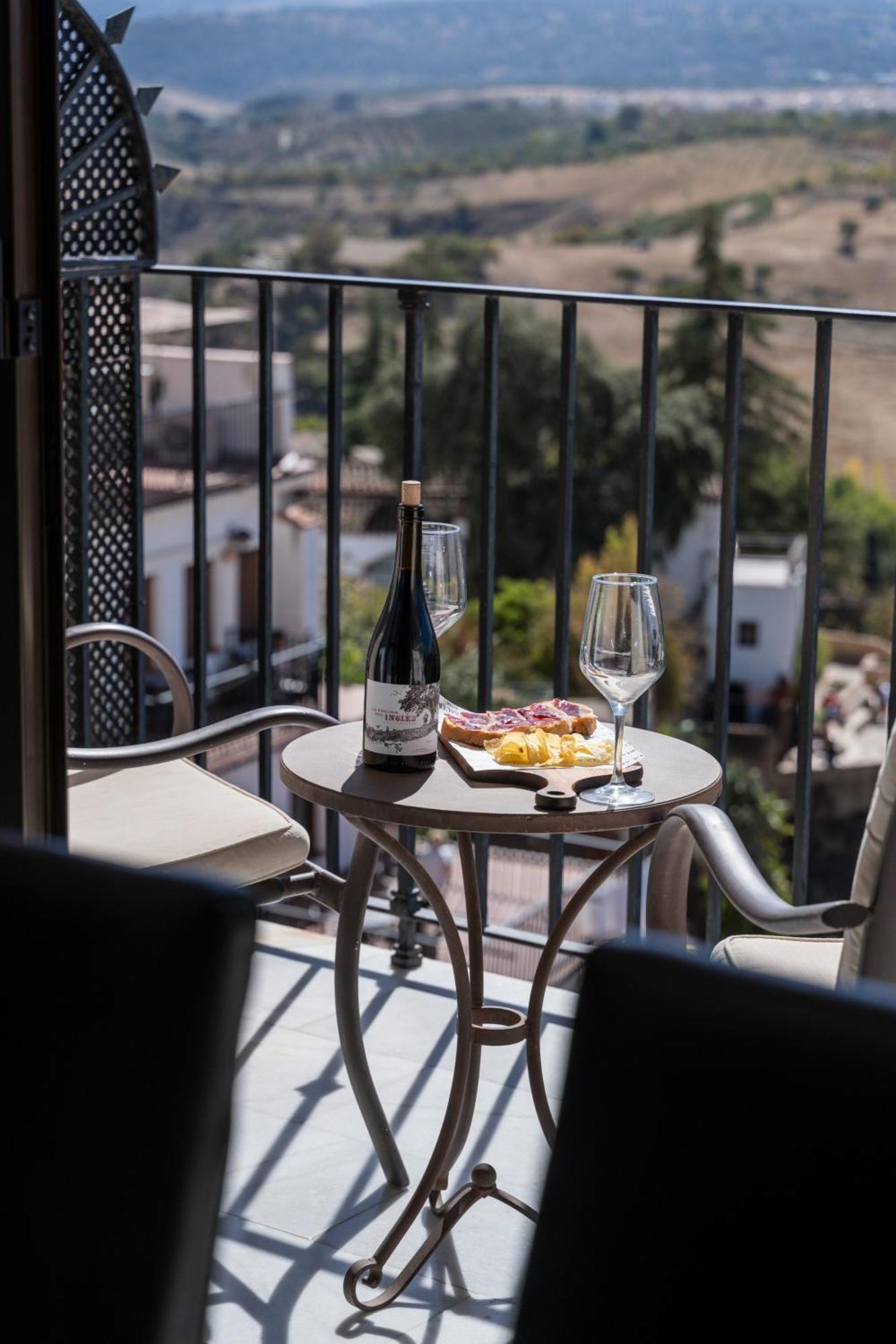 La Jaula De Oro Apartment Ronda Luaran gambar