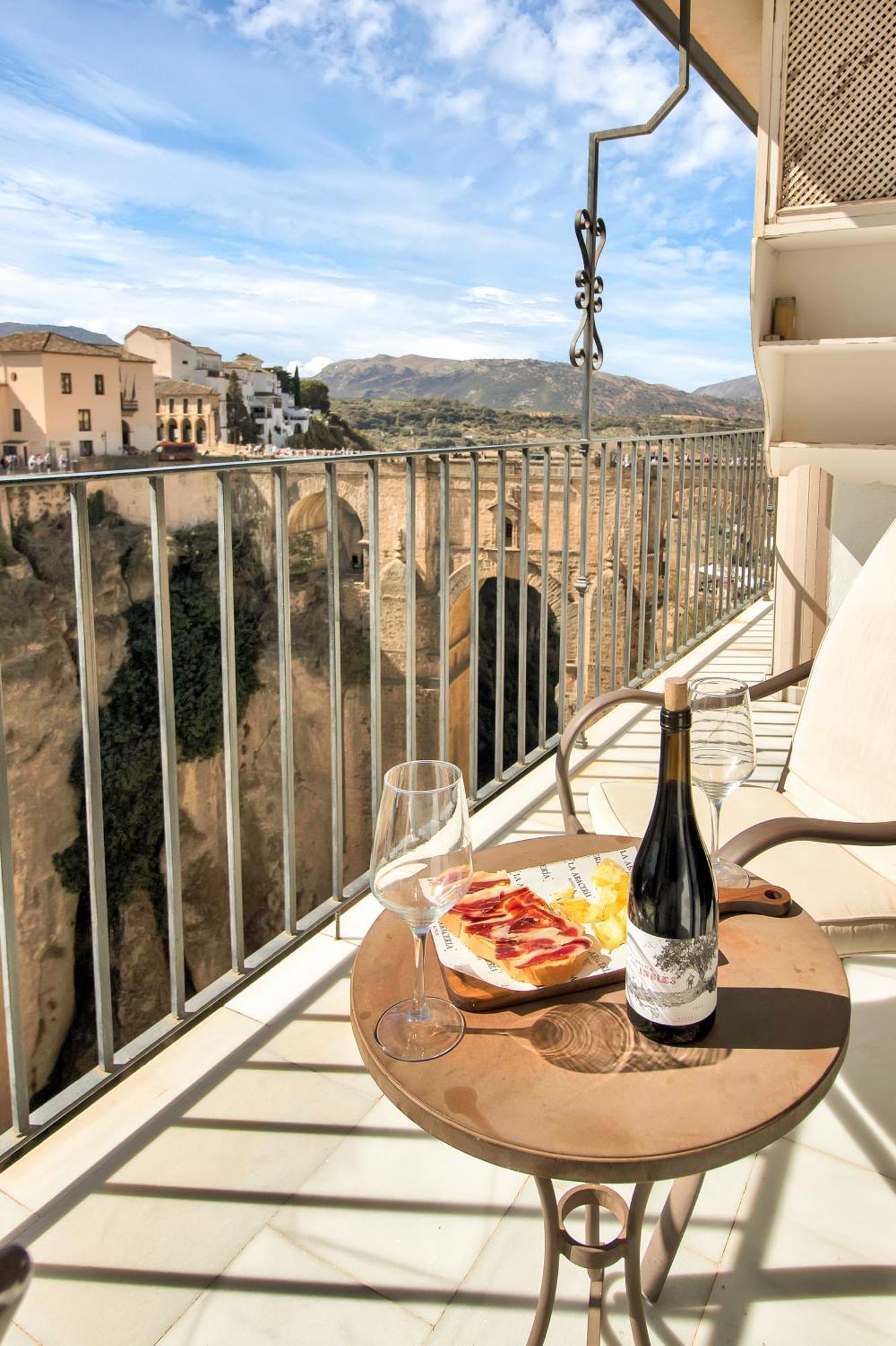La Jaula De Oro Apartment Ronda Luaran gambar